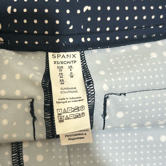SPANX WOMENS SUNSHINE 4” SHORTS LIGHTWEIGHT POLKA DOT NAVY SZ XS NEW - Picture 7 of 11